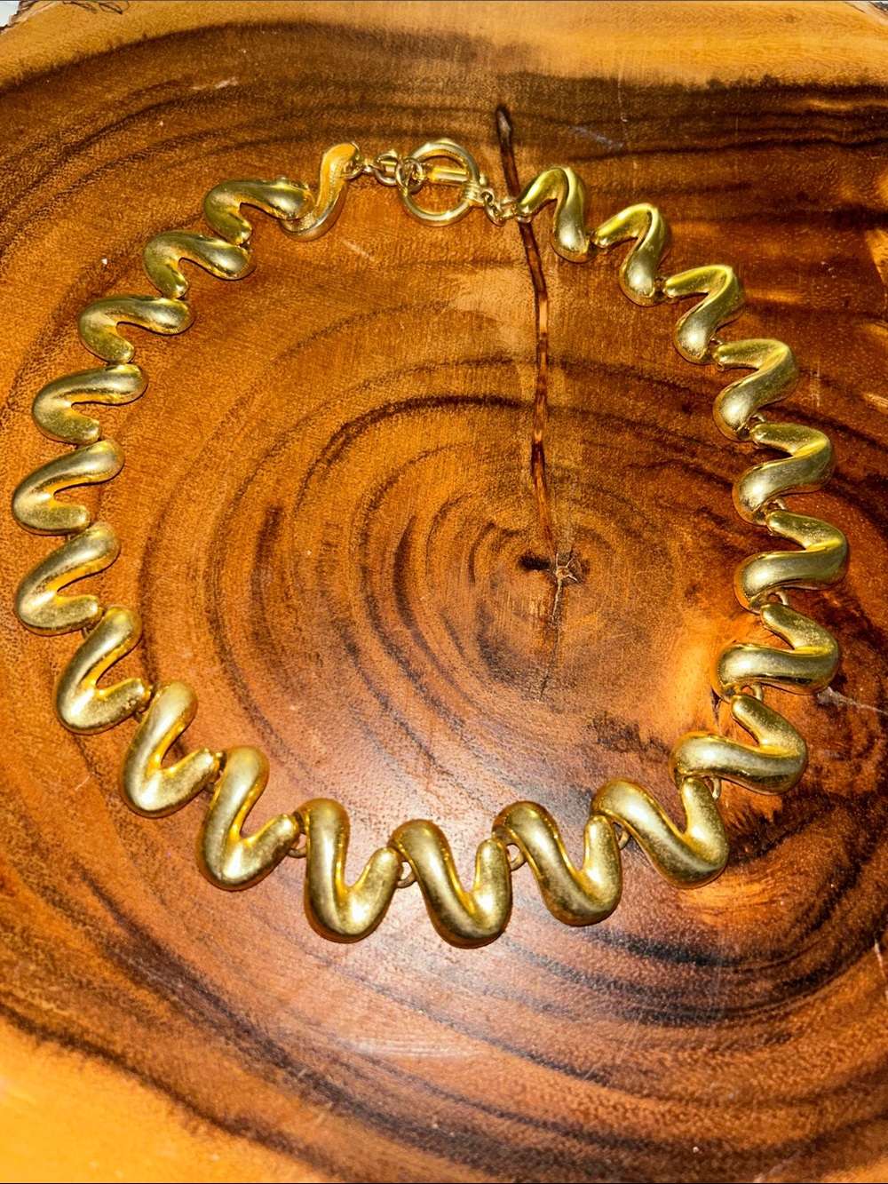 Gold Wave-Link Necklace